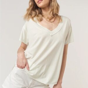 New Project Social T Baltimore V neck Cream SZ med